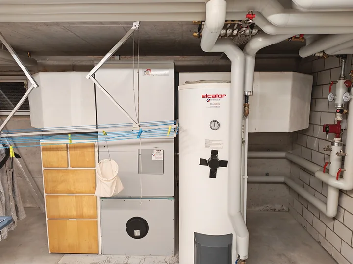 Bestehende Heizungsanlage vor der Sanierung in Busswil